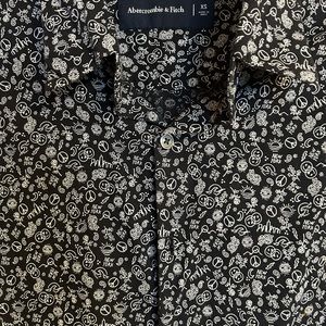 Abercrombie & Fitch New York Smiley Face Peace Sign Doodle Print Button Up Shirt